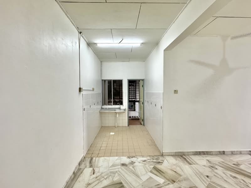 Pangsapuri untuk Dijual di Pangsapuri Senja - Imran Ismadi - Kitchen - PropertyGuru.com.my