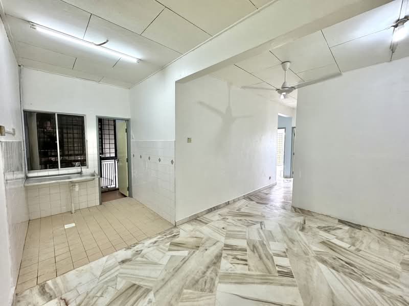 Pangsapuri untuk Dijual di Pangsapuri Senja - Imran Ismadi - Kitchen - PropertyGuru.com.my