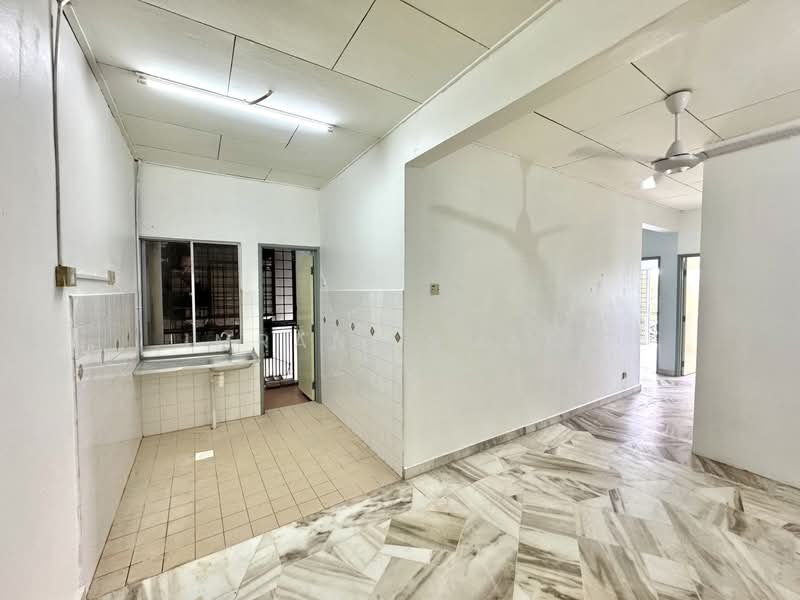 Pangsapuri untuk Dijual di Pangsapuri Senja - Imran Ismadi - Kitchen - PropertyGuru.com.my
