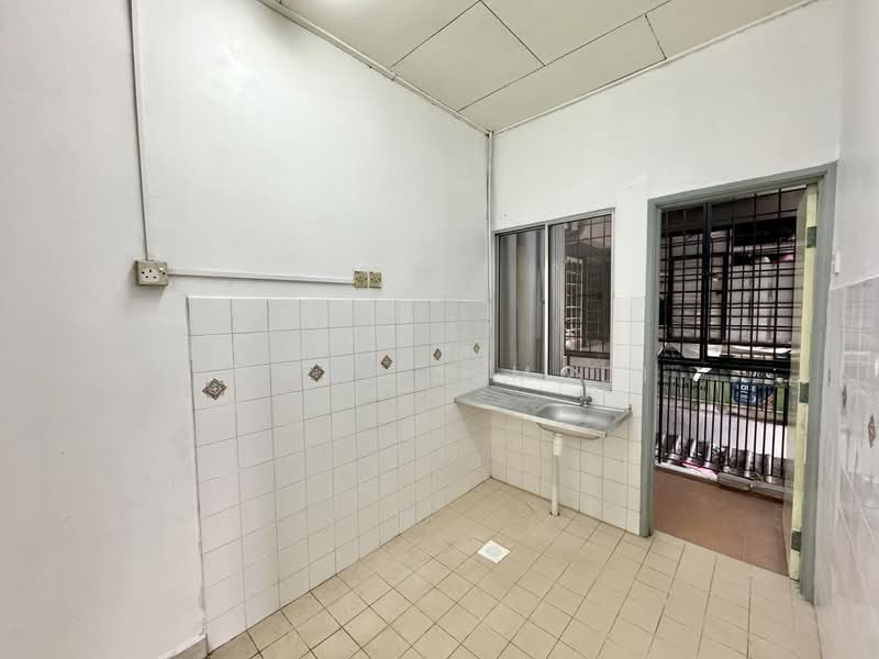 Pangsapuri untuk Dijual di Pangsapuri Senja - Imran Ismadi - Kitchen - PropertyGuru.com.my
