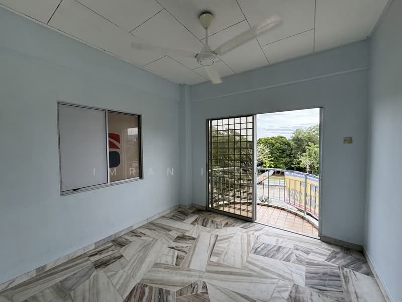Pangsapuri untuk Dijual di Pangsapuri Senja - Imran Ismadi - Balcony - PropertyGuru.com.my