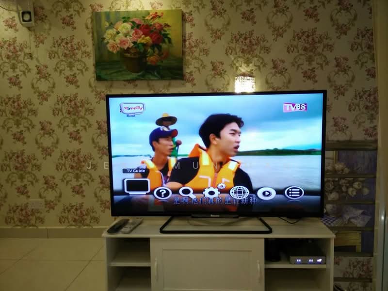 Service Residence for Sale at De Centrum Residences - Jean Mun Mah - Living Room - PropertyGuru.com.my