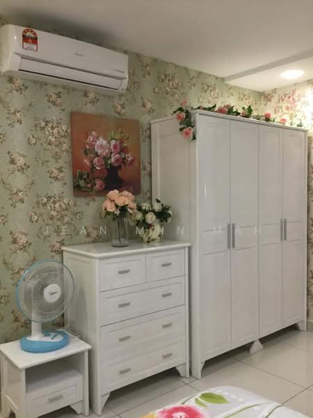 Service Residence for Sale at De Centrum Residences - Jean Mun Mah - Bedroom - PropertyGuru.com.my