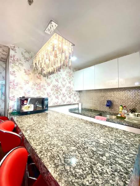 Service Residence for Sale at De Centrum Residences - Jean Mun Mah - Kitchen - PropertyGuru.com.my