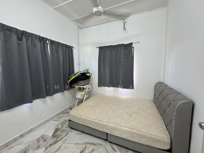 Rumah Banglo untuk Dijual di Taman Rasah Kemayan (Rasah) - Imran Ismadi - Bedroom - PropertyGuru.com.my