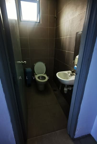 Tanah Komersial untuk Dijual di Setia Alam (Selangor) - Alven Lim - Bathroom - PropertyGuru.com.my