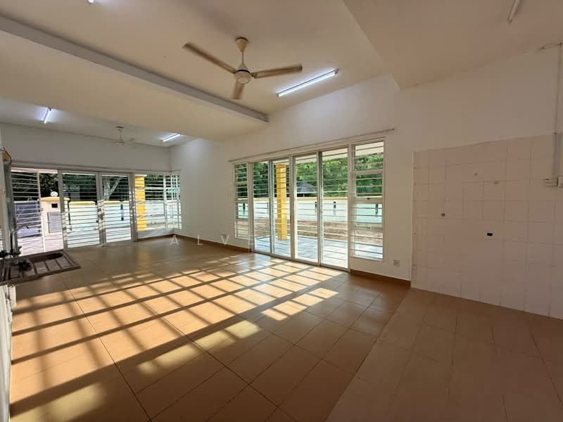 1-storey Terraced House for Sale in Setia Alam (Selangor) - Alven Lim - Living Room - PropertyGuru.com.my