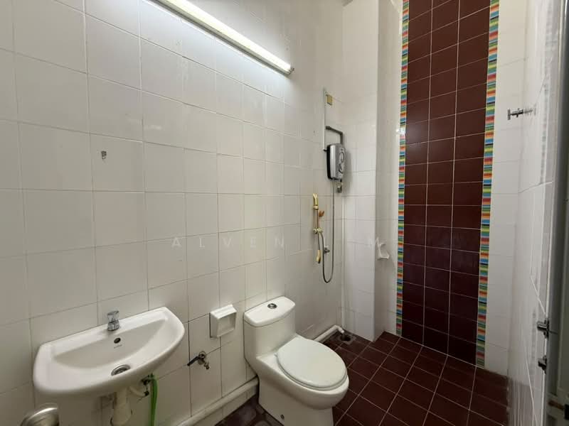 1-storey Terraced House for Sale in Setia Alam (Selangor) - Alven Lim - Bathroom - PropertyGuru.com.my