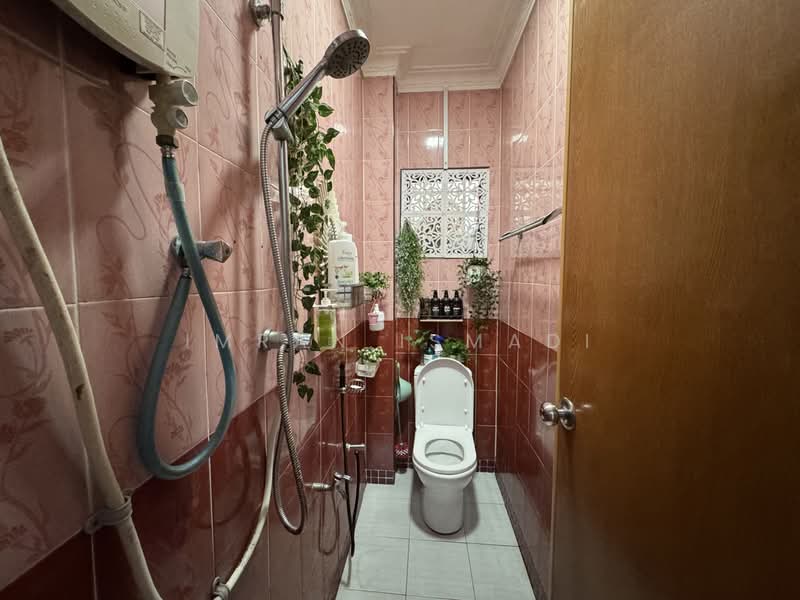 Rumah Teres 2 Tingkat untuk Dijual di Taman Cempaka (Ampang) - Imran Ismadi - Bathroom - PropertyGuru.com.my