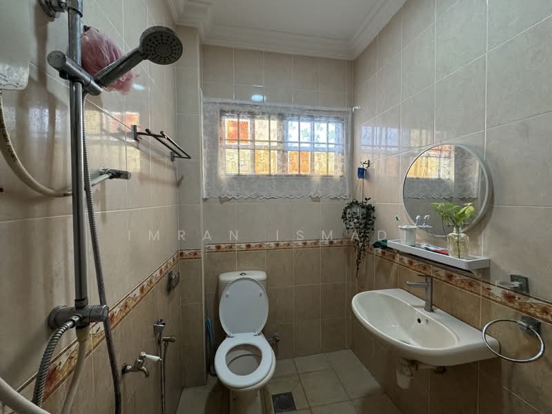 Rumah Teres 2 Tingkat untuk Dijual di Taman Cempaka (Ampang) - Imran Ismadi - Bathroom - PropertyGuru.com.my