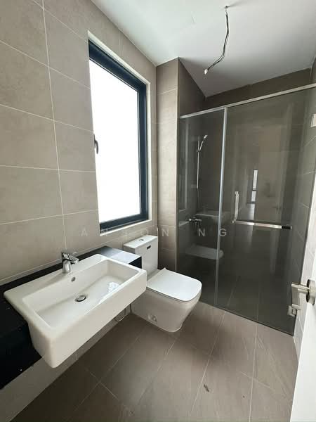 Semi-Detached House for Sale in Kota Damansara (Selangor) - Anson Ng - Bathroom - PropertyGuru.com.my