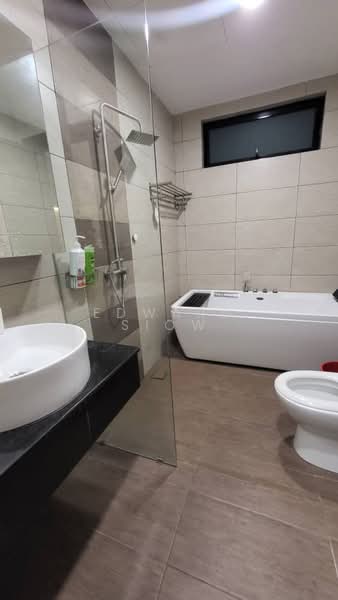 Servis Apartment untuk Disewa di Molek Regency - Edward Siow - Bathroom - PropertyGuru.com.my