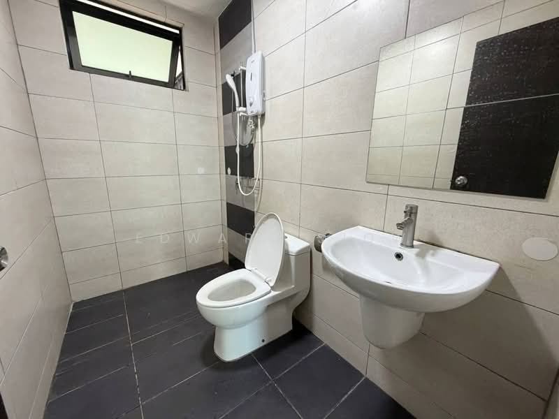 Servis Apartment untuk Disewa di Molek Regency - Edward Siow - Bathroom - PropertyGuru.com.my