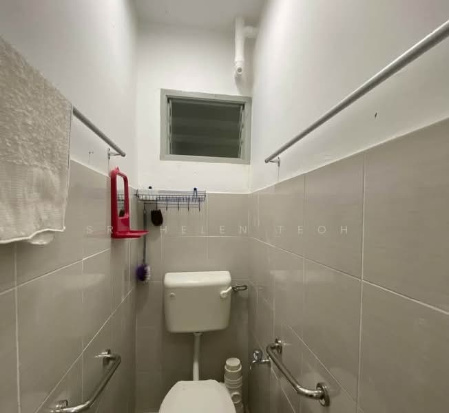 Flat for Sale at Sanctuary Court - Sr. Helen Teoh - Bathroom - PropertyGuru.com.my