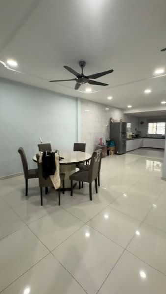 Rumah Teres 1.5 Tingkat untuk Disewa di Taman Impian Emas (Skudai) - Edward Siow - Dining Room - PropertyGuru.com.my
