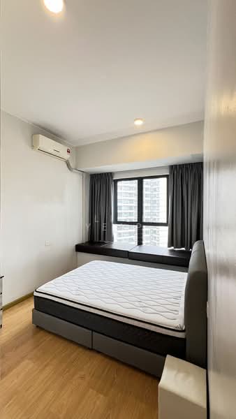 Kondominium untuk Disewa di Bay Laurel @ Country Garden Danga Bay - Ellen Yeap - Bedroom - PropertyGuru.com.my