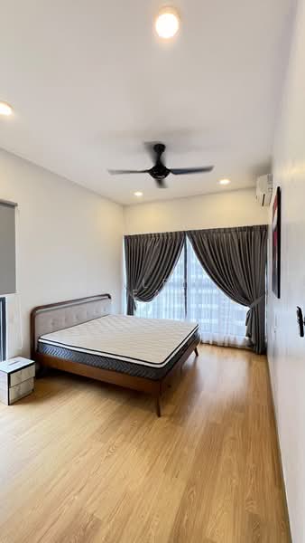 Kondominium untuk Disewa di Bay Laurel @ Country Garden Danga Bay - Ellen Yeap - Bedroom - PropertyGuru.com.my