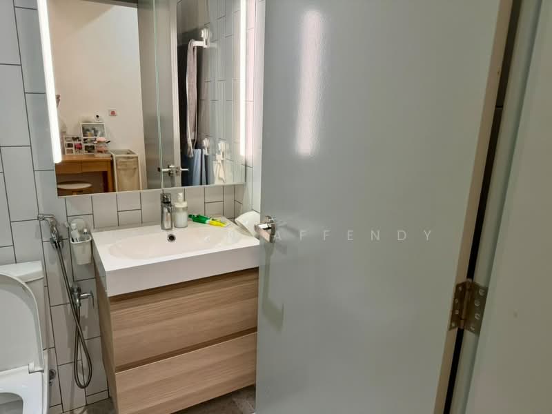 Servis Apartment untuk Disewa di Paramount Utropolis - Nazrin Affendy - Bathroom - PropertyGuru.com.my