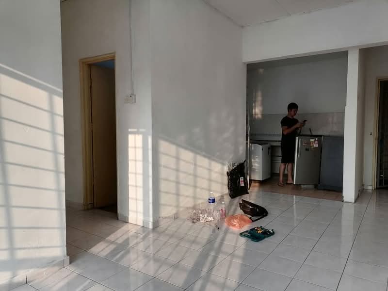 Pangsapuri untuk Dijual di Pangsapuri Sri Alpinia - Yi Jun - Kitchen - PropertyGuru.com.my