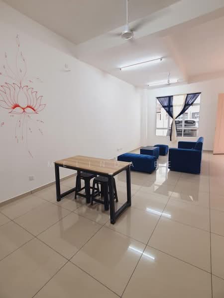 Rumah Teres 2 Tingkat untuk Disewa di Bandar Layangkasa (Pasir Gudang) - Melinda Ee - Living Room - PropertyGuru.com.my