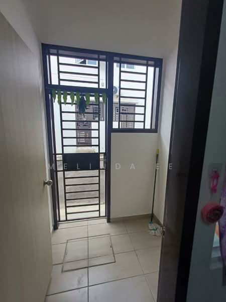 Rumah Teres 2 Tingkat untuk Disewa di Bandar Layangkasa (Pasir Gudang) - Melinda Ee - Entrance - PropertyGuru.com.my