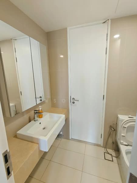 Servis Apartment untuk Disewa di Southlink - Hanson Lau - Bathroom - PropertyGuru.com.my