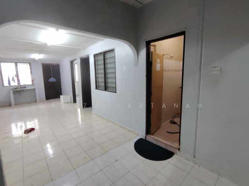 Rumah Teres 1 Tingkat untuk Dijual di U6,Taman Subang Baru (Shah Alam) - Sariza Hartanah - Bathroom - PropertyGuru.com.my