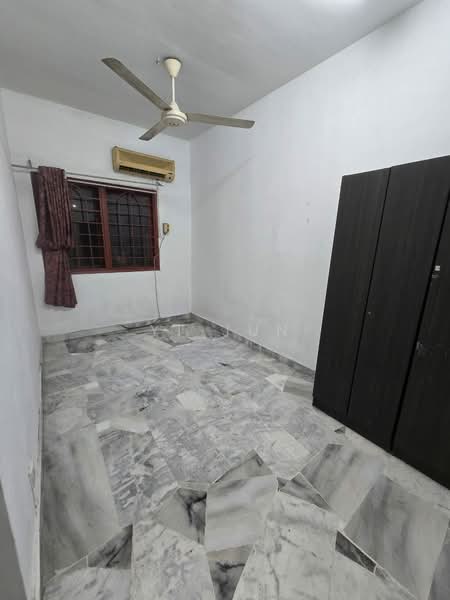 Pangsapuri untuk Dijual di Sri Anggerik 1 - Yi Jun - Bedroom - PropertyGuru.com.my