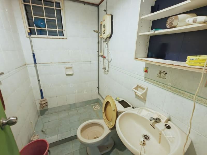 Kondominium untuk Dijual di Bayu Tasik 2 - Ahmad Fikri Amer Hamzah - Bathroom - PropertyGuru.com.my