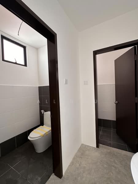 Shop / Office for Rent in Masai (Johor) - Allan Su - Bathroom - PropertyGuru.com.my