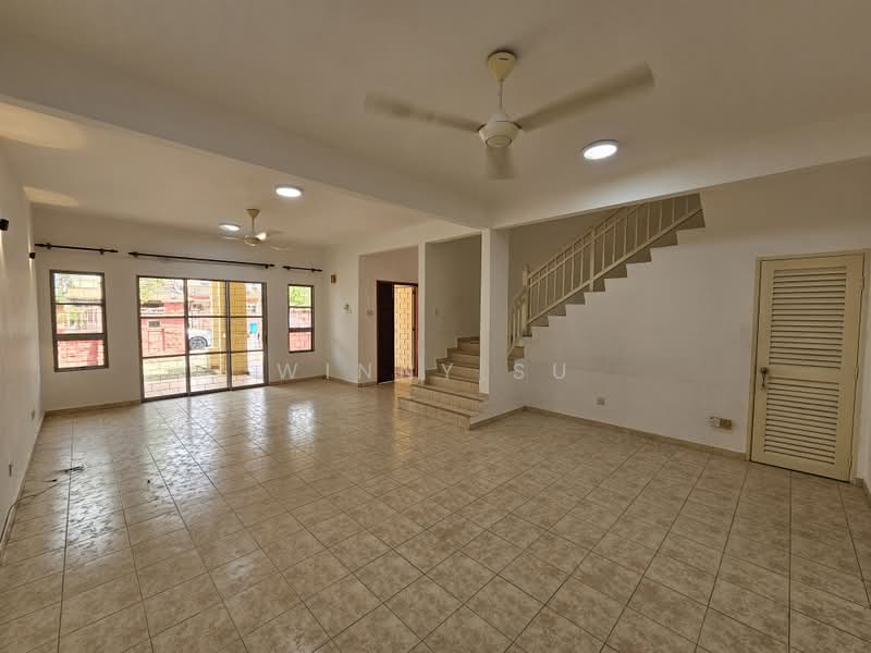 2-storey Terraced House for Rent in Bukit Jelutong (Shah Alam) - Winny Su - Living Room - PropertyGuru.com.my