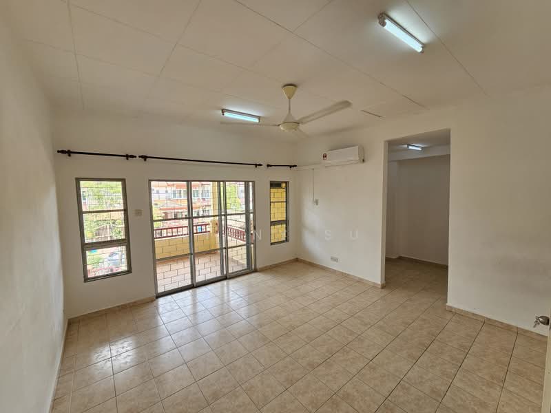 2-storey Terraced House for Rent in Bukit Jelutong (Shah Alam) - Winny Su - Living Room - PropertyGuru.com.my