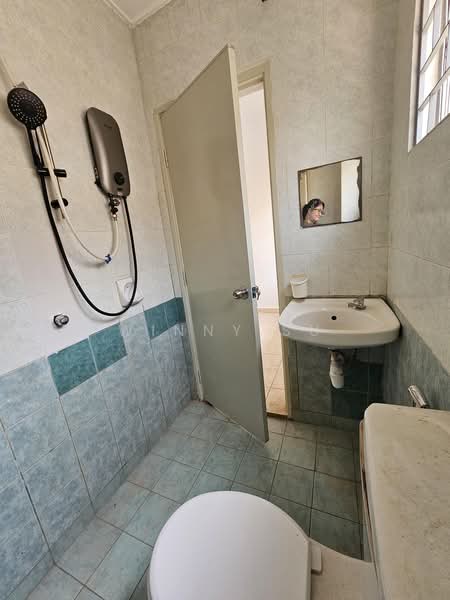 2-storey Terraced House for Rent in Bukit Jelutong (Shah Alam) - Winny Su - Bathroom - PropertyGuru.com.my