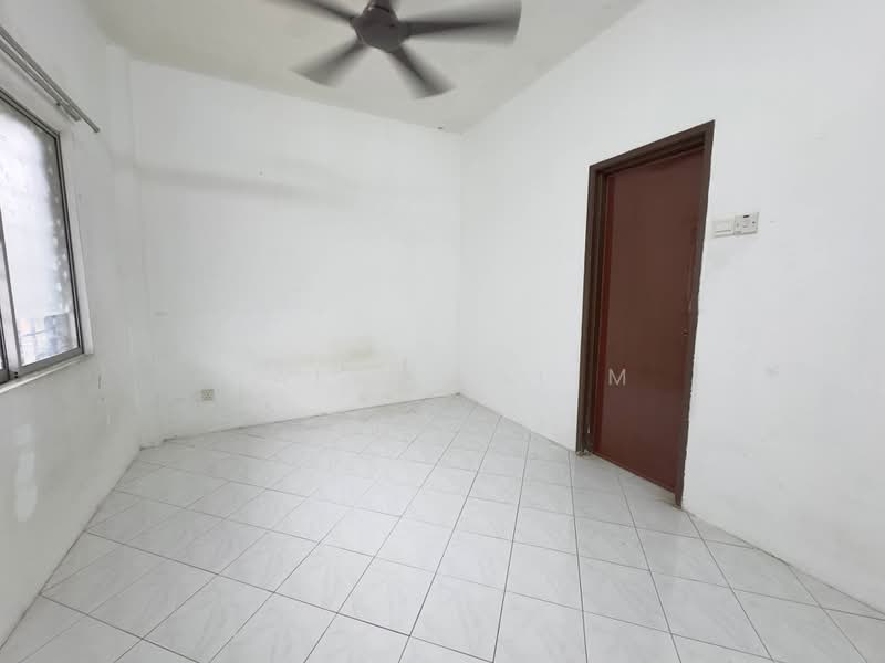 Pangsapuri untuk Dijual di Pangsapuri Putra Indah - Hairi Halim - PropertyGuru.com.my
