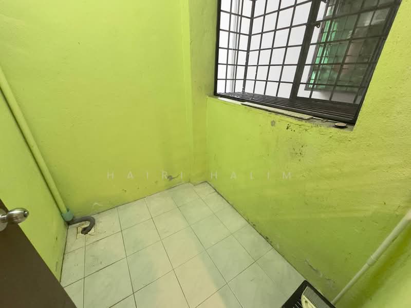 Pangsapuri untuk Dijual di Pangsapuri Putra Indah - Hairi Halim - PropertyGuru.com.my