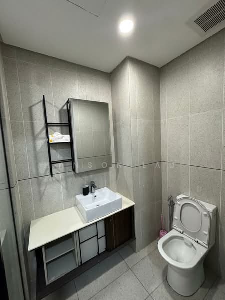 Servis Apartment untuk Dijual di Millerz Square Serviced Residence - Hanson Lau - Bathroom - PropertyGuru.com.my