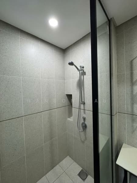 Servis Apartment untuk Dijual di Millerz Square Serviced Residence - Hanson Lau - Bathroom - PropertyGuru.com.my