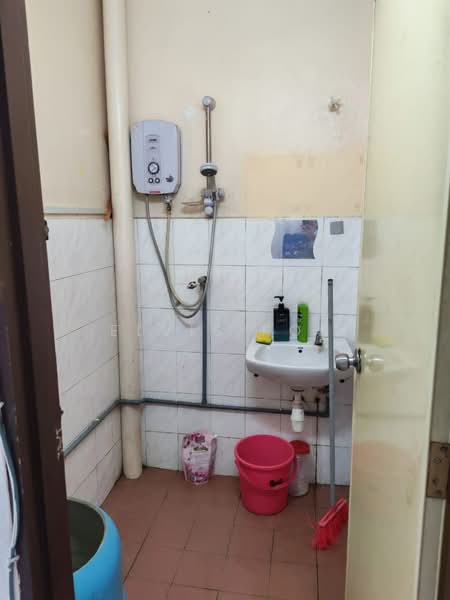 Townhouse for Sale in Taman Wangsa Permai (Kepong) - Elvis Kok - Bathroom - PropertyGuru.com.my