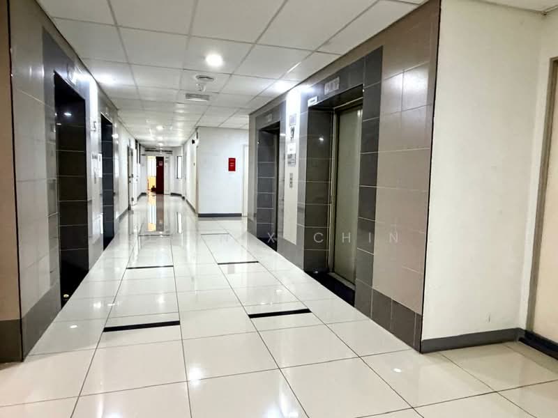 Pejabat untuk Disewa di KLCC (KL City Centre) - Dennix Chin - Corridor - PropertyGuru.com.my