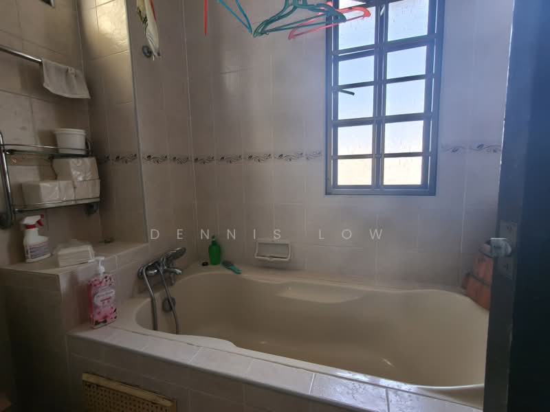 Semi-Detached House for Sale in Batu 9 (Cheras) - Dennis Low - Bathroom - PropertyGuru.com.my