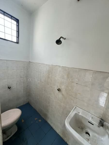 2.5-storey Terraced House for Sale in Damansara Damai (Selangor) - Coyee Wong - Bathroom - PropertyGuru.com.my