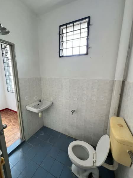 2.5-storey Terraced House for Sale in Damansara Damai (Selangor) - Coyee Wong - Bathroom - PropertyGuru.com.my