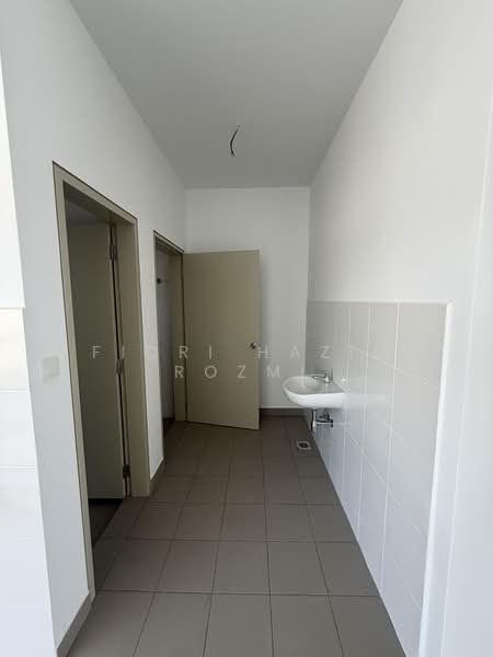 Kedai / Pejabat untuk Disewa di Seksyen U16 (Shah Alam) - Fiqri Hazim Rozmi - Interior - PropertyGuru.com.my