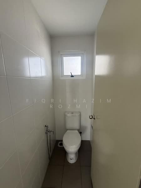 Kedai / Pejabat untuk Disewa di Seksyen U16 (Shah Alam) - Fiqri Hazim Rozmi - Bathroom - PropertyGuru.com.my