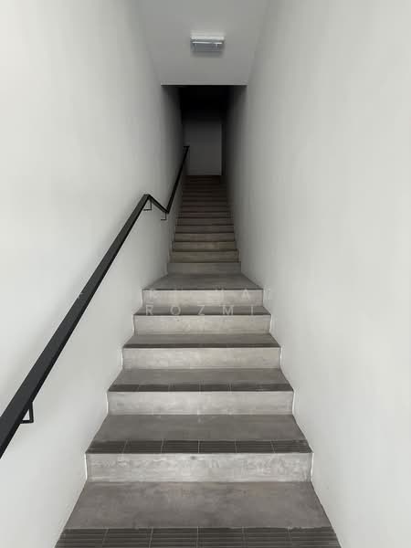 Kedai / Pejabat untuk Disewa di Seksyen U16 (Shah Alam) - Fiqri Hazim Rozmi - Corridor - PropertyGuru.com.my