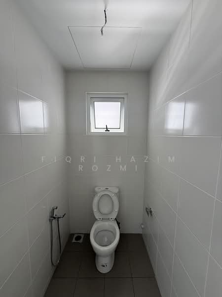 Kedai / Pejabat untuk Disewa di Seksyen U16 (Shah Alam) - Fiqri Hazim Rozmi - Bathroom - PropertyGuru.com.my