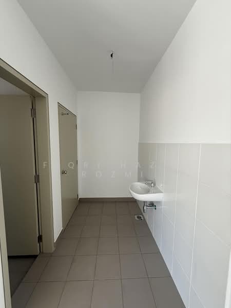 Kedai / Pejabat untuk Disewa di Seksyen U16 (Shah Alam) - Fiqri Hazim Rozmi - Interior - PropertyGuru.com.my