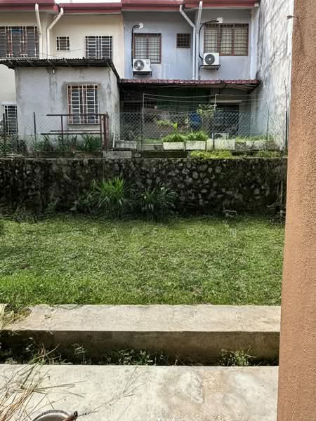 Rumah Teres 2 Tingkat untuk Dijual di Taman Lestari Putra (Seri Kembangan) - Grace Oon - Exterior - PropertyGuru.com.my