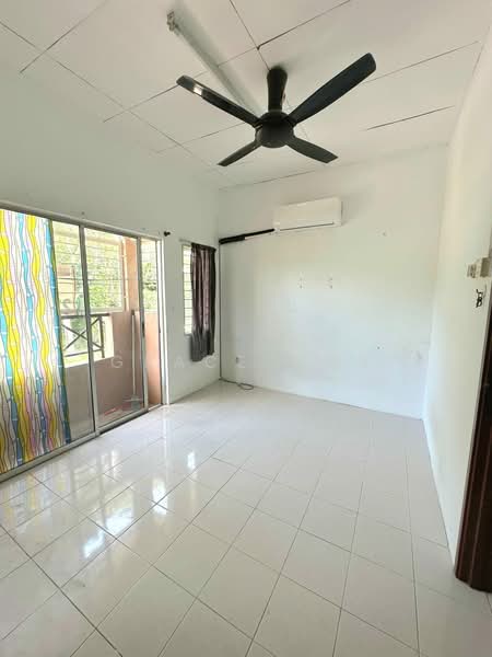 Rumah Teres 2 Tingkat untuk Dijual di Taman Lestari Putra (Seri Kembangan) - Grace Oon - Interior - PropertyGuru.com.my