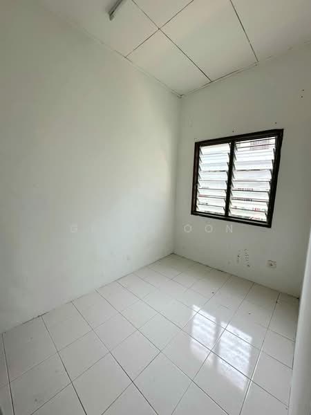 Rumah Teres 2 Tingkat untuk Dijual di Taman Lestari Putra (Seri Kembangan) - Grace Oon - Interior - PropertyGuru.com.my
